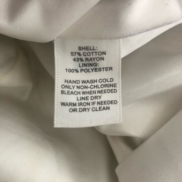 Satiny strapless corset from White House Black Market. Purple floral pattern - Picture 5 of 5